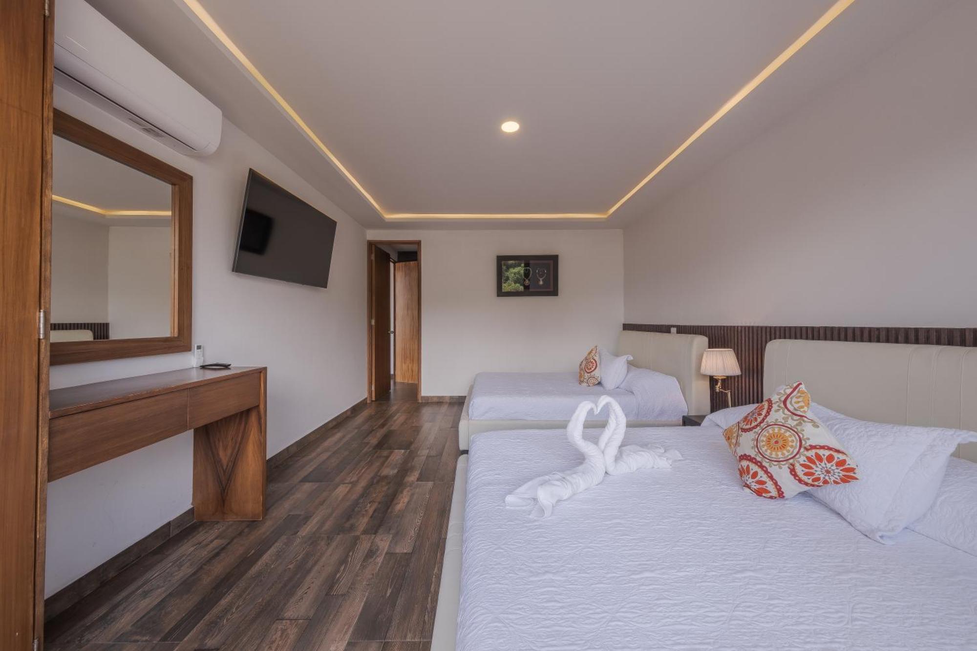 Nimue Marina Hotel