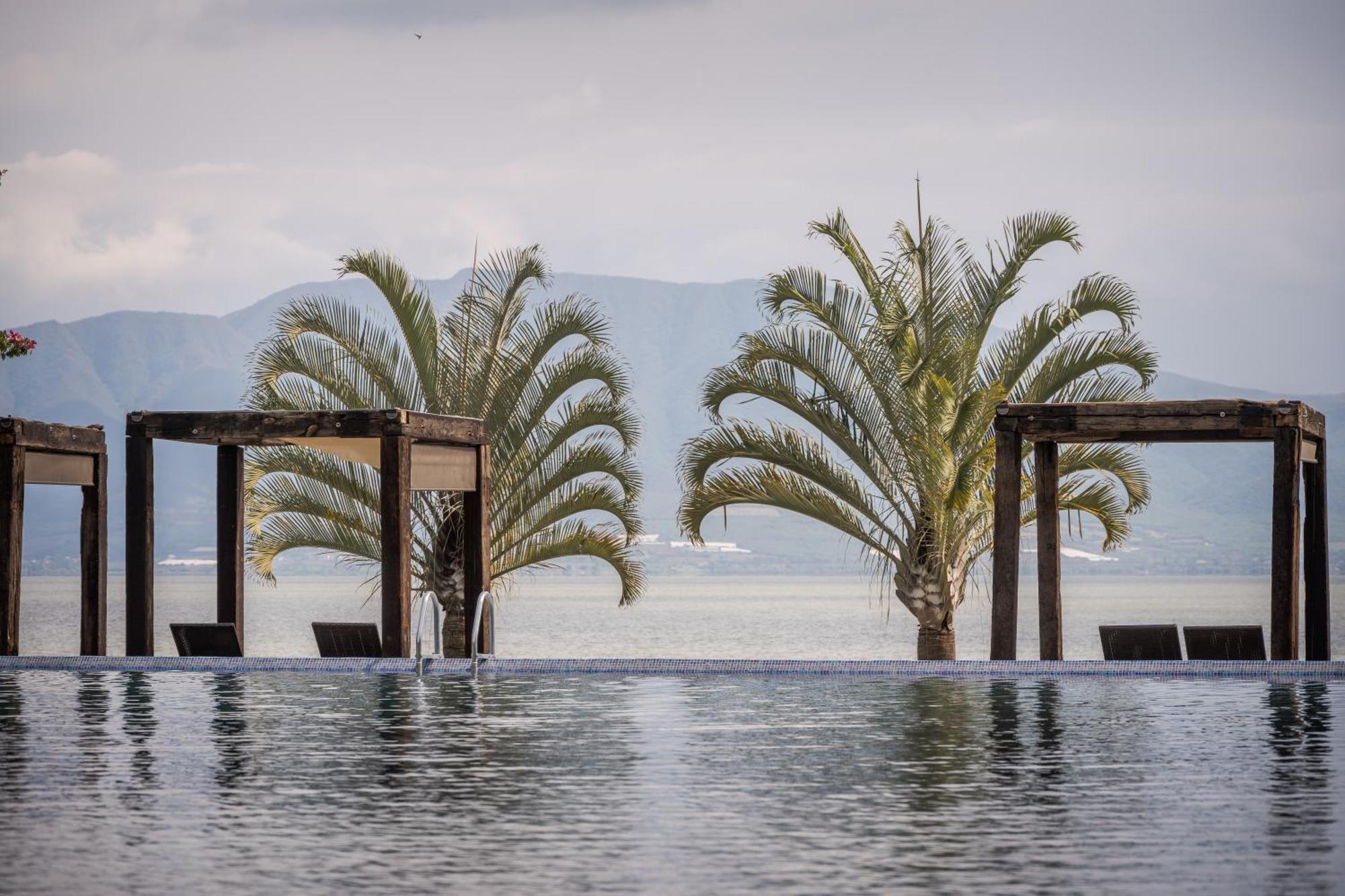 Nimue Marina Hotel
